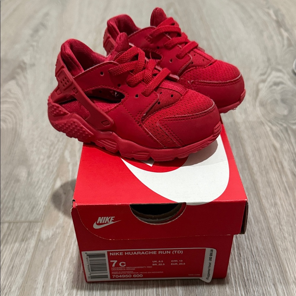 Nike Kids Huarache Run Sneakers in Red